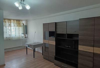 Garsonieră decomandată în Central - 9