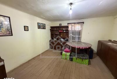 Casă cu 3 camere în Slimnic