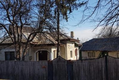 Casă cu 3 camere în Mărginenii de Sus