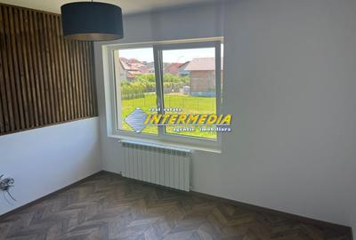 Duplex cu 4 camere cu Canalizare în Est - 2