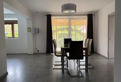 Casă cu 5 camere cu Teren 500 Mp în Mărăcineni - 1