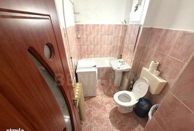 Garsonieră decomandată în Rovine