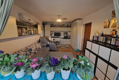 Apartament cu 4 camere semidecomandat în Central