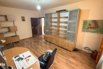 Casă cu 4 camere în Central - 1