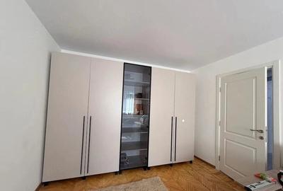 Apartament cu 2 camere semidecomandat în Filiași