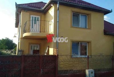 Casă cu 3 camere cu Teren 755 Mp în Moșnița Veche