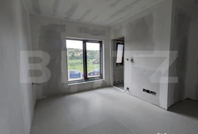 Casă cu 4 camere cu Teren 1062 Mp în Cojocna