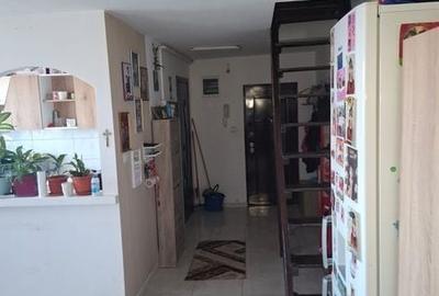 Apartament cu 3 camere în Decebal