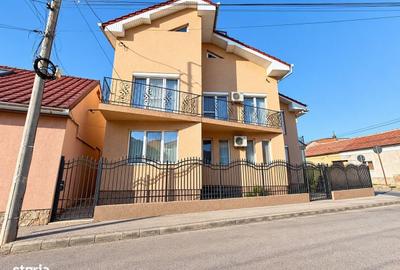 Casă cu 3 camere cu Teren 200 Mp în Central