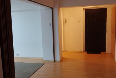 Apartament cu 4 camere decomandat în P-ța Alba Iulia - 10