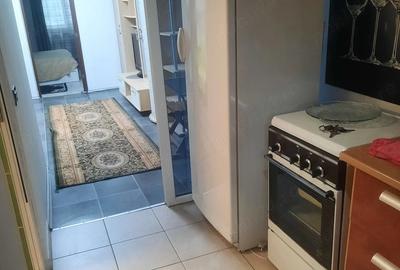 Apartament cu 2 camere semidecomandat în Rahova
