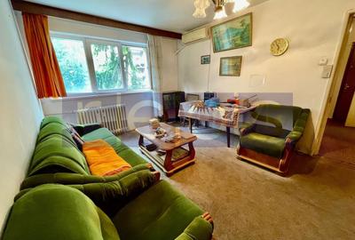 Apartament cu 3 camere semidecomandat, mobilat în P-ța Muncii