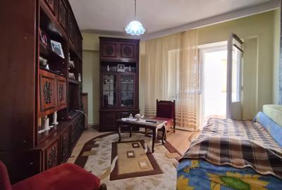 Apartament cu 3 camere decomandat în Tomis III - 11