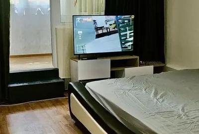 Garsonieră semidecomandată în Micro 40