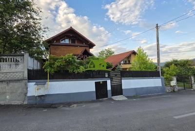 Casă cu 4 camere cu Teren 485 Mp în Cetățuia - 1