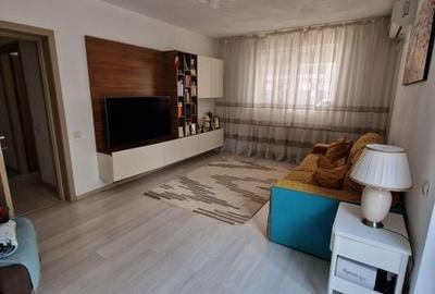 Apartament cu 3 camere în Drumul Taberei