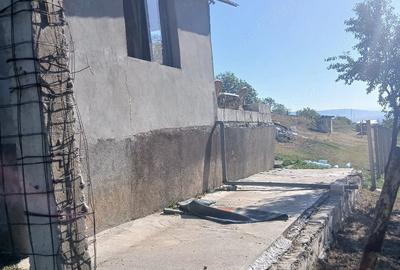 Casă cu 4 camere cu Teren 500 Mp în Exterior Vest