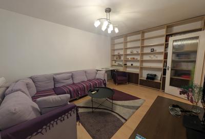 Apartament cu 3 camere decomandat în Drumul Taberei