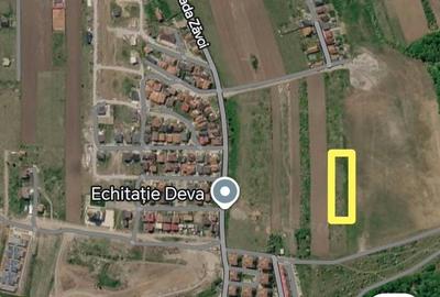 Teren de 500 mp, în Zăvoi