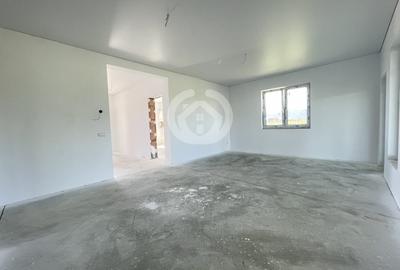 Duplex cu 3 camere cu Canalizare în Cristian - 10