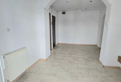 Apartament cu 3 camere decomandat în Micro 6 - 1