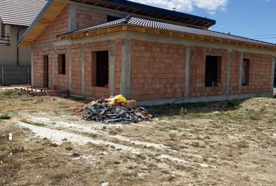 Casă cu 3 camere în Cihei