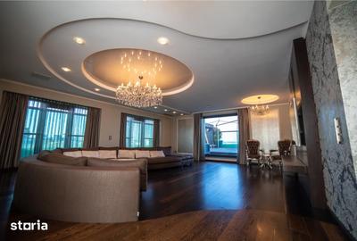 Apartament cu 5 camere decomandat în Tei