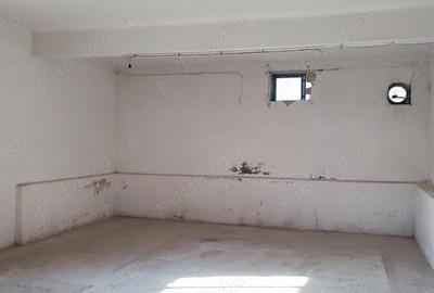 Spațiu comercial, de 600 mp, în Central - 3
