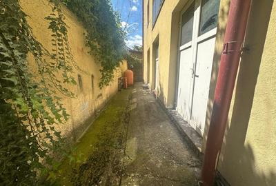 Spațiu comercial, de 20 mp, în Central - 4