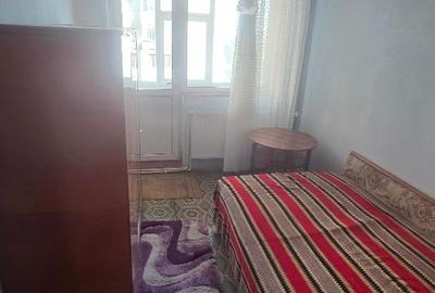 Apartament cu 3 camere decomandat în CET - 1