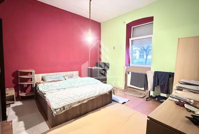 Apartament cu 3 camere semidecomandat, mobilat în Dâmbovița