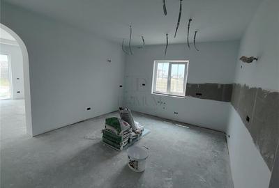 Duplex cu 5 camere cu Canalizare în Moșnița Nouă - 3
