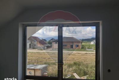 Casă cu 4 camere cu Teren 752 Mp în Vulcan - 19