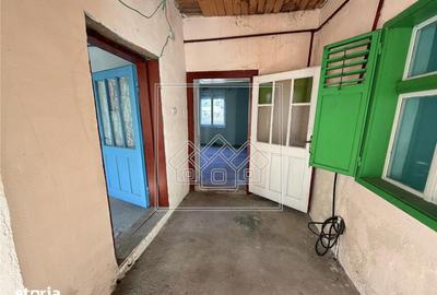 Casă cu 7 camere cu Teren 2600 Mp în Laslea