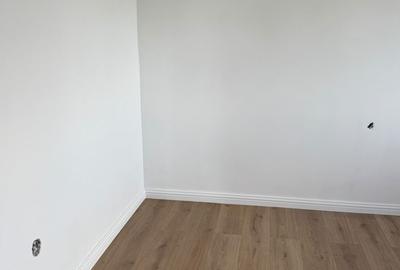 Apartament cu 3 camere în Micro 17 - 2