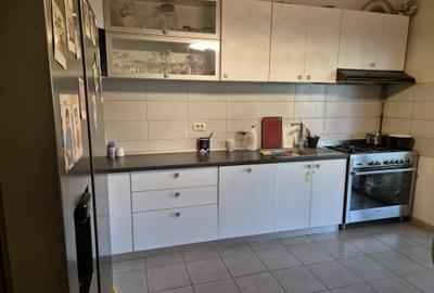 Casă cu 4 camere cu Teren 300 Mp în Domnești - 1