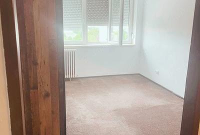 Apartament cu 3 camere decomandat, mobilat în Elisabetin