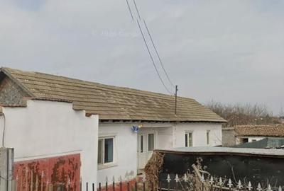 Casă cu 4 camere în Lumina