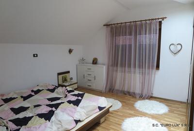 Casă cu 5 camere cu Teren 750 Mp în Aradul Nou - 2