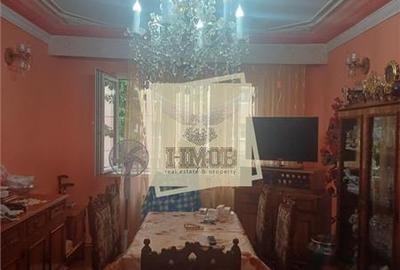Apartament cu 4 camere decomandat în Vasile Aaron