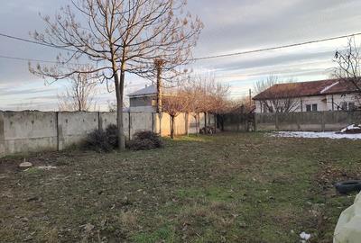 Casă cu Teren 1700 Mp în Central