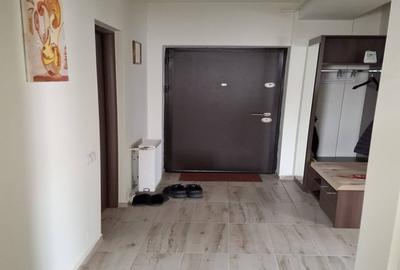 Apartament cu 3 camere decomandat în Florești