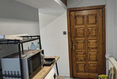 Apartament cu 2 camere semidecomandat în Micro 15