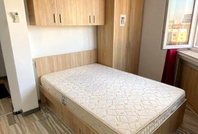 Garsonieră decomandată, mobilată în Universitate