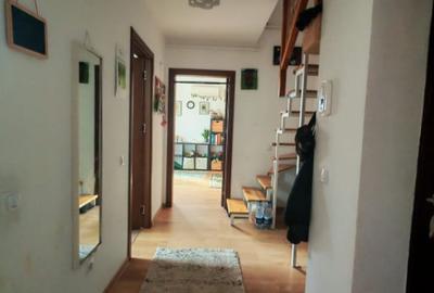 Apartament cu 4 camere decomandat în Baciu
