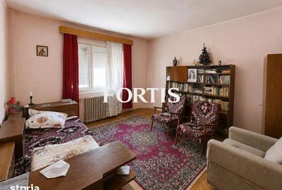 Casă cu 5 camere cu Teren 400 Mp în Central - 2