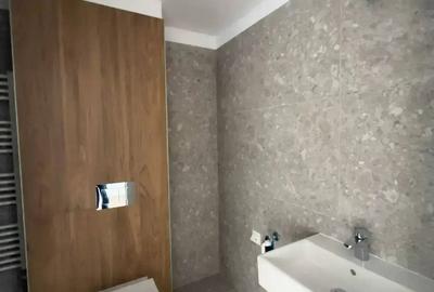 Apartament cu 3 camere semidecomandat în 13 Septembrie