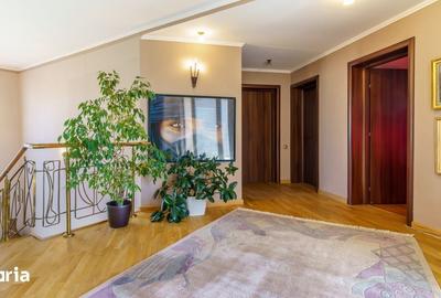 Casă cu 6 camere cu Garaj în Andrei Mureșanu