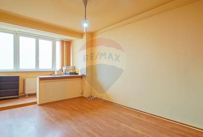 Apartament cu 3 camere circular în Astra - 14