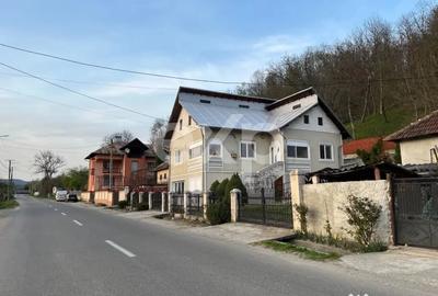Casă cu 3 camere cu Teren 540 Mp în Manga